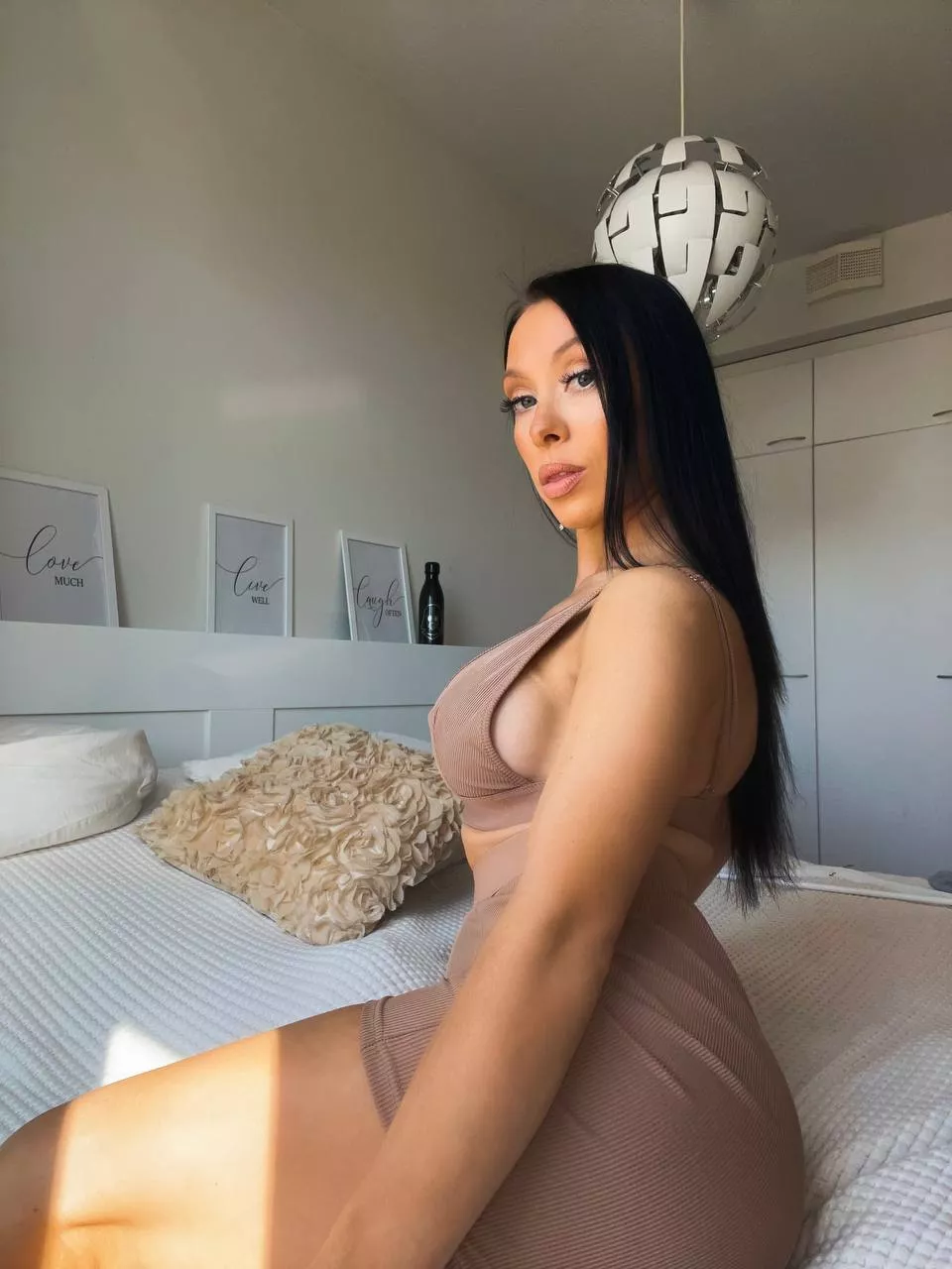 Would you join me in my bed? posted by _Jasmin_rosie_