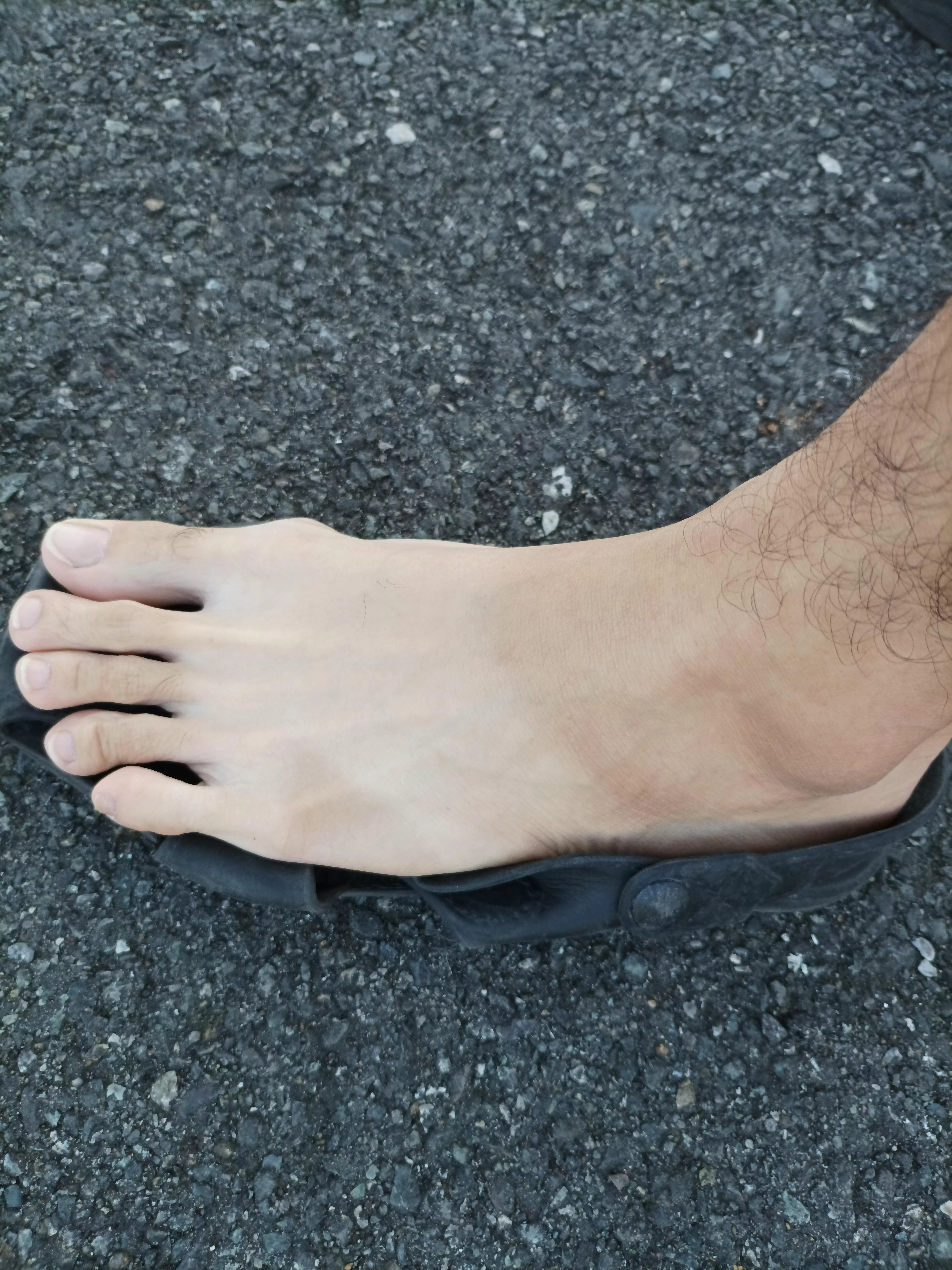 Would you kiss my feet for me? posted by Iggy998