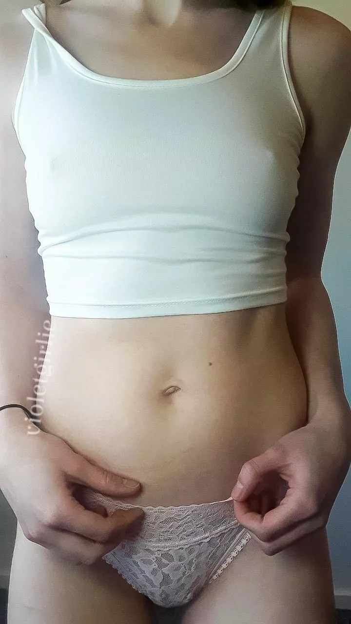Would you kiss my tummy? posted by Violetgirlie
