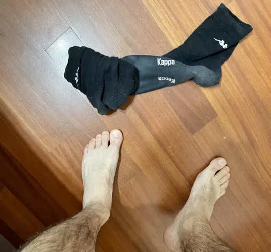 Would you kneel at my feet? (: by daddecashmaster