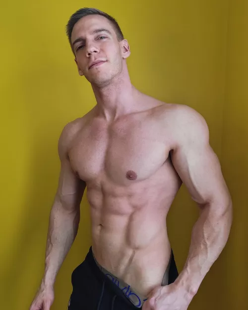 Would you let me be your personnal trainer ? 😏 by John_fitness91