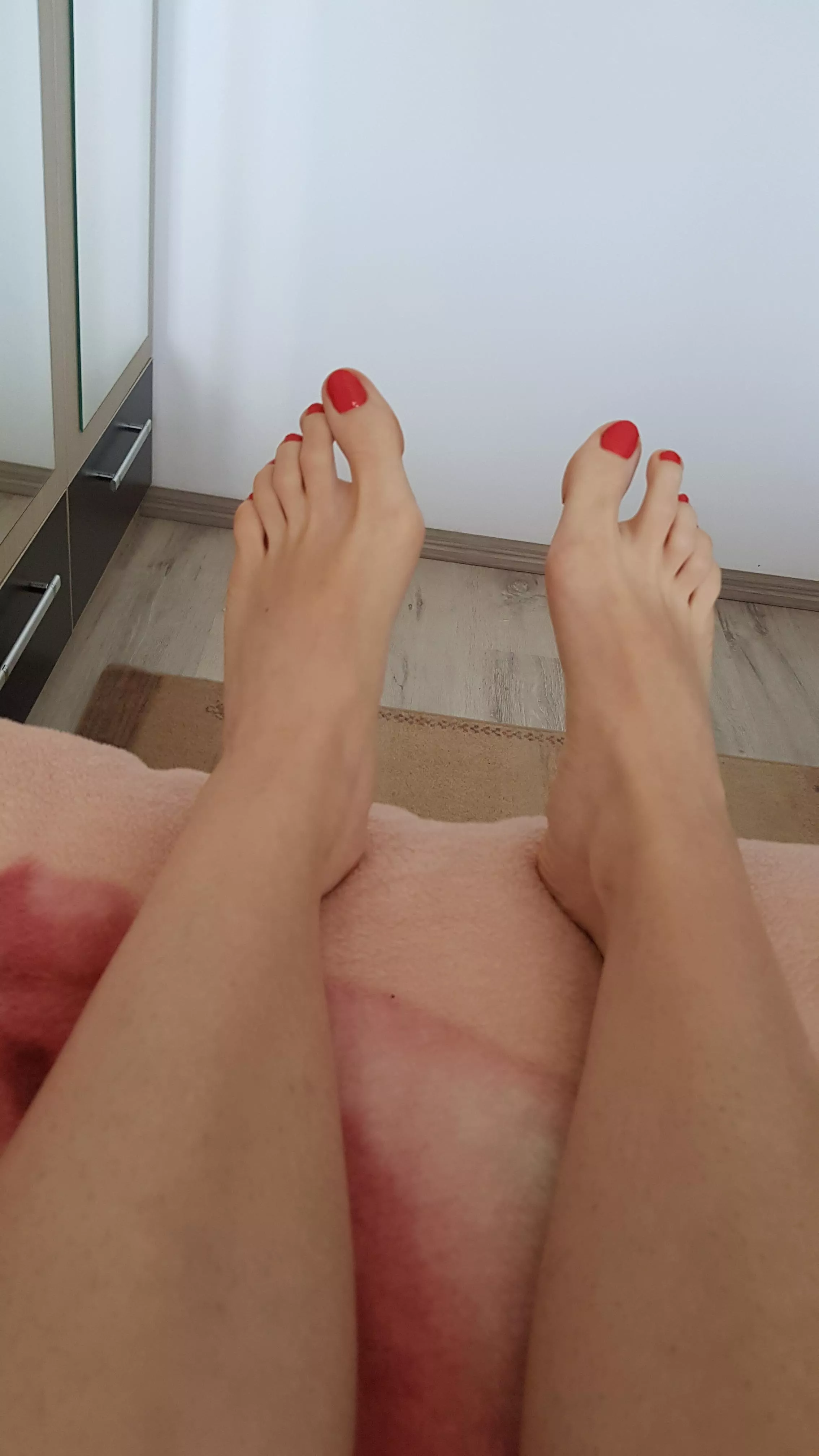 Would you let me put my feet in your face ❓☺ posted by mirunafit