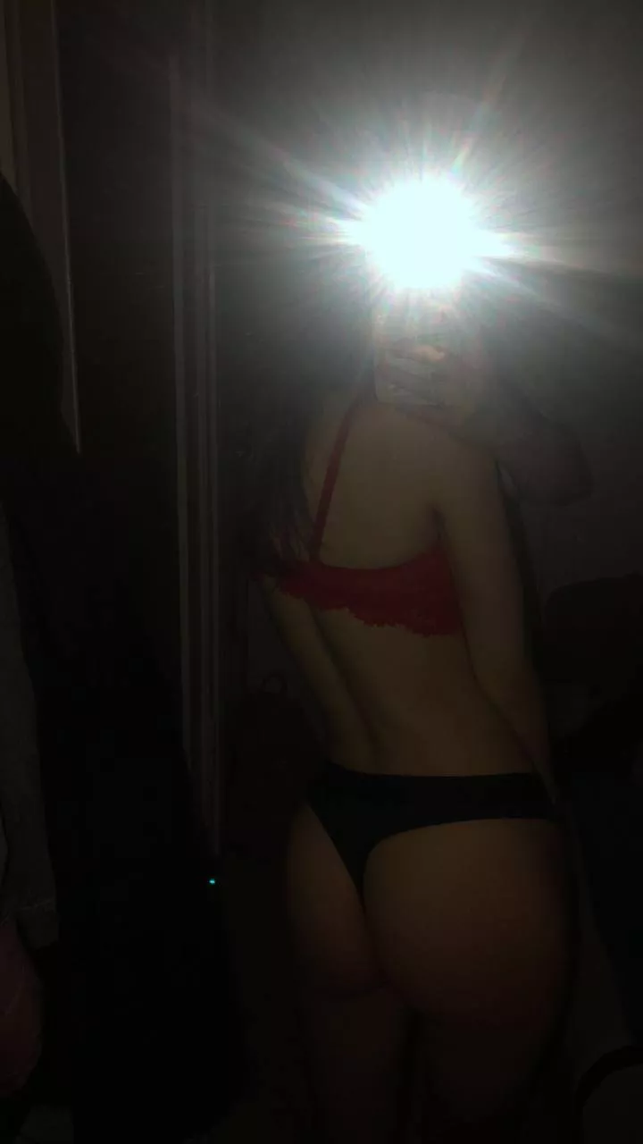 Would you lick it till i cum on your face? Female slut👅😊 posted by Crazy_Woodpecker_188