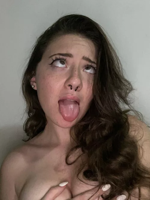 Would you like to cum in my face?😍 by Lilbaddieblondie
