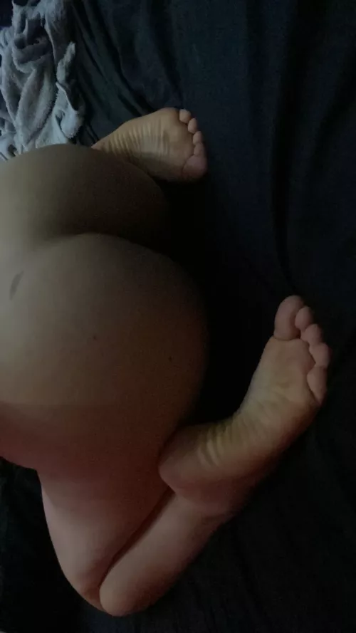 Would you like to lick my feet? by babyasia77