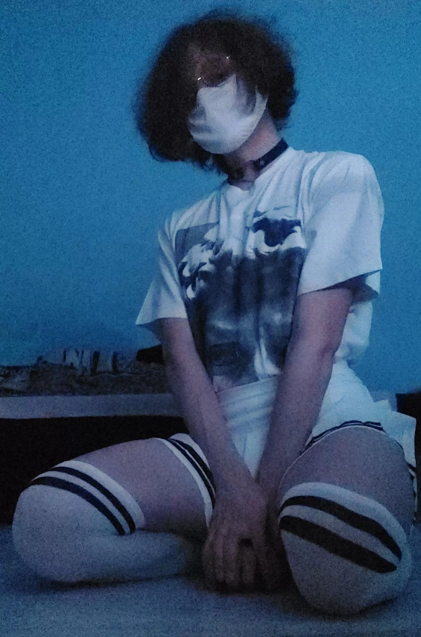 would you like to rest on my lap? posted by you_d0nt_kn0w_me