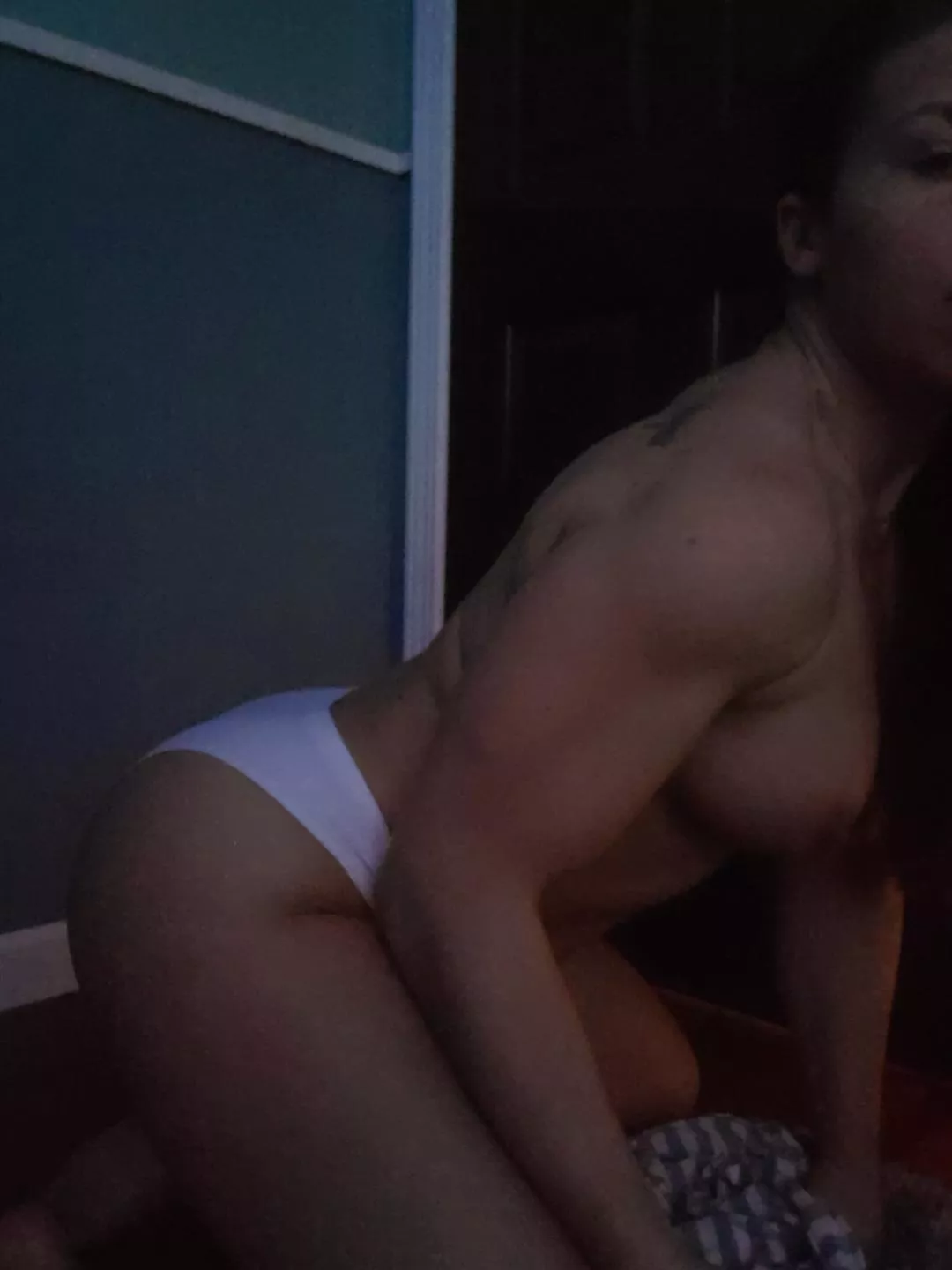 would you like to wake up to this and a wrestle? posted by LittleandBigV