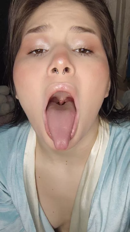 Would you like tu cum in my mouth daddy ? posted by LittleGirlFromHell
