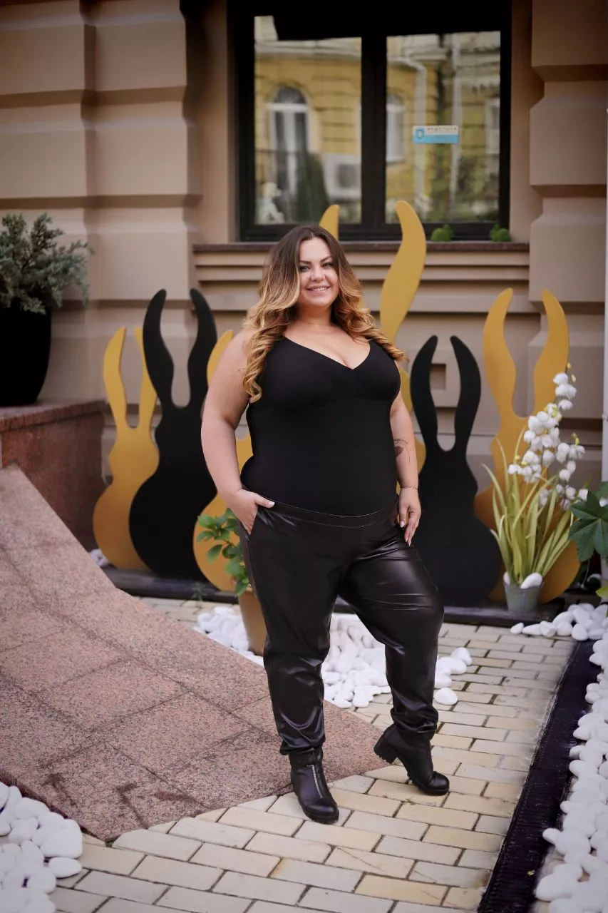 Would you 💋 me on the first date?😏 posted by South-Ad-9819