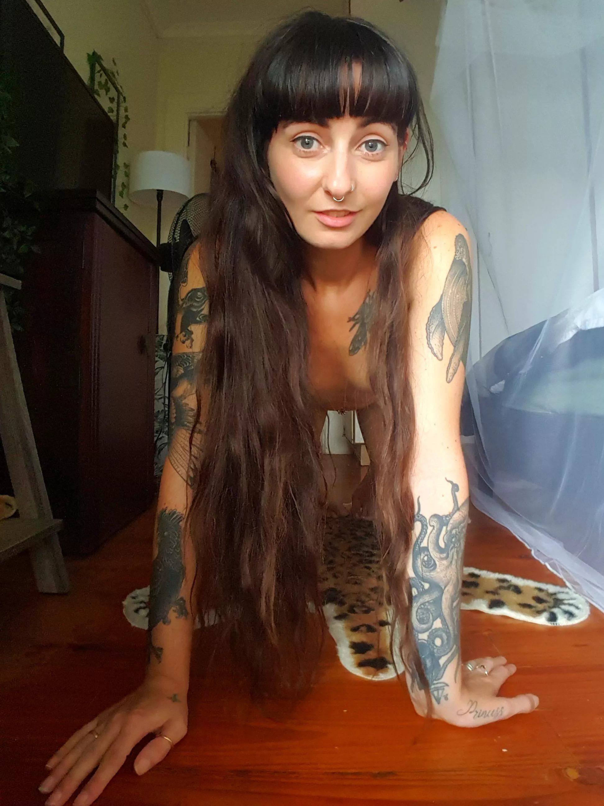 Would you mind a flatmate who leaves her bedroom door open? posted by Scarlet-is-here