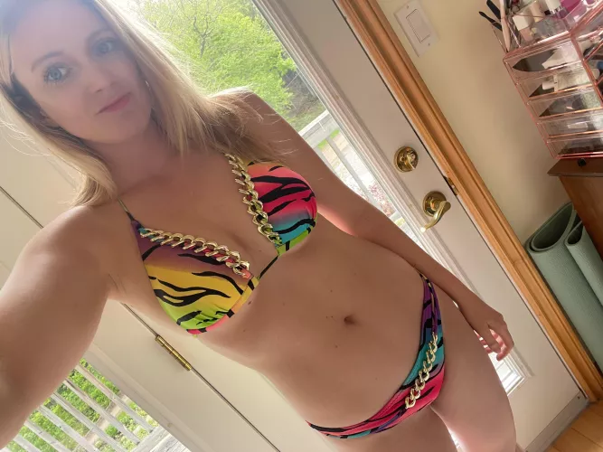 Would you rub a lil tanning oil on me? by BellaHasMoreFun