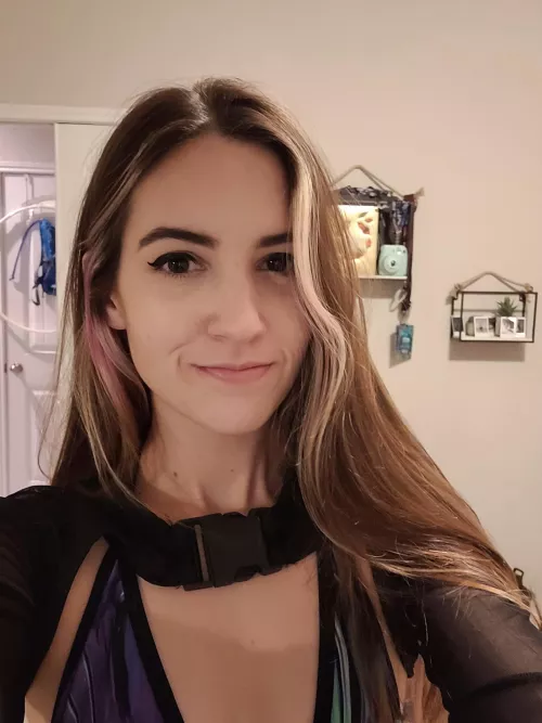 Would you say hi to me? by babetrainer