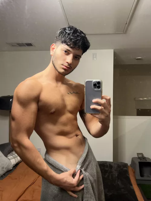 Would you shower with me? by champvgnetears