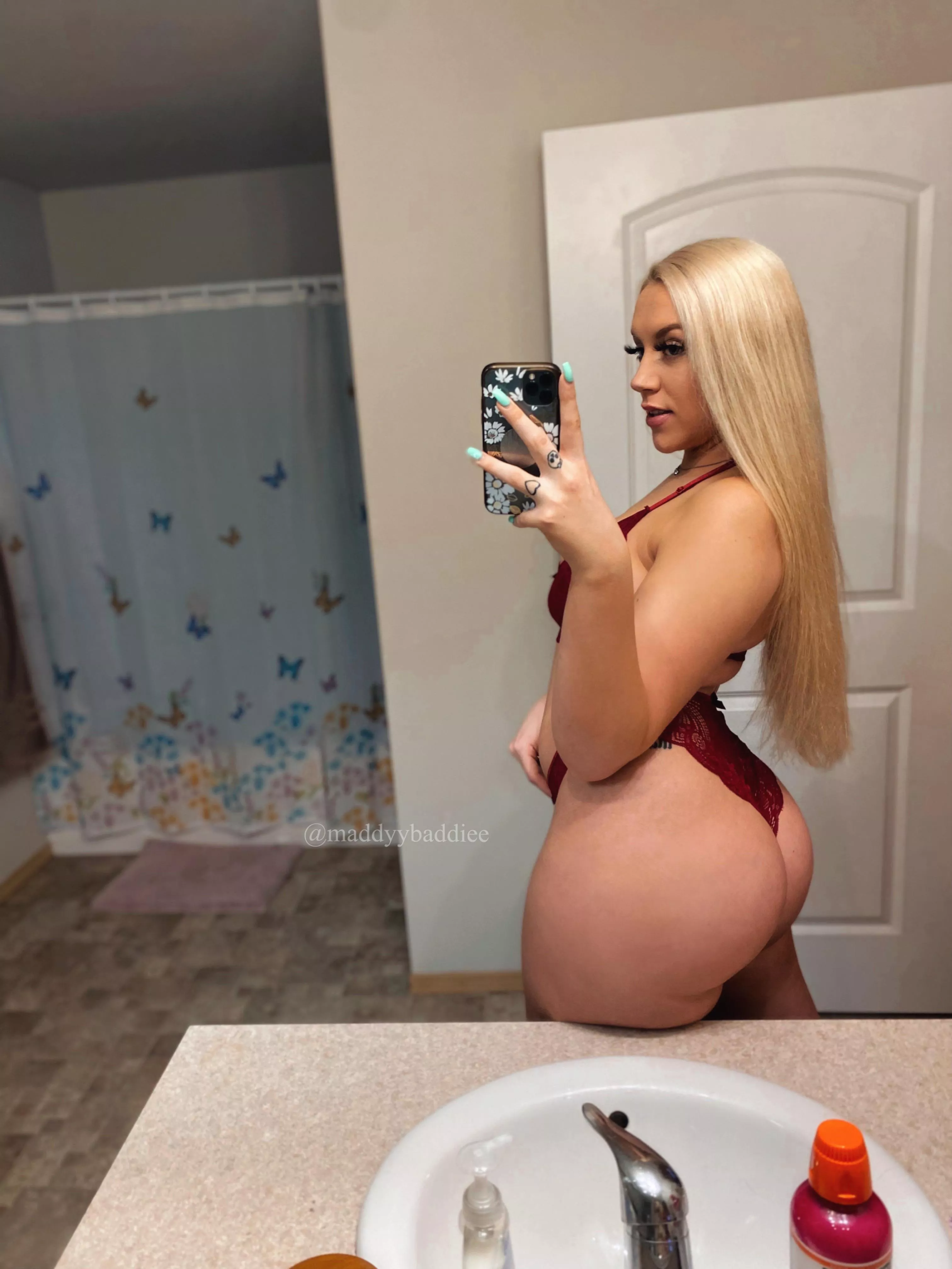 Would you smash? posted by maddybaddiee