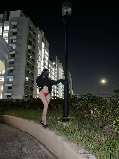 Would you spread me under those moonlight ? posted by ConstanceCheww