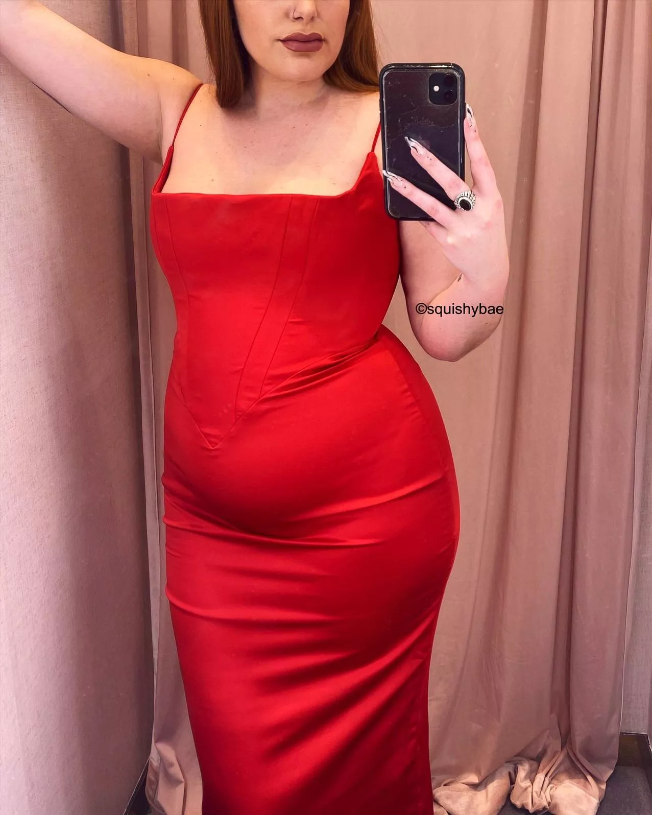 Would you take me and my belly somewhere fancy in this red dress? 🌹❤️ posted by squishy_bae