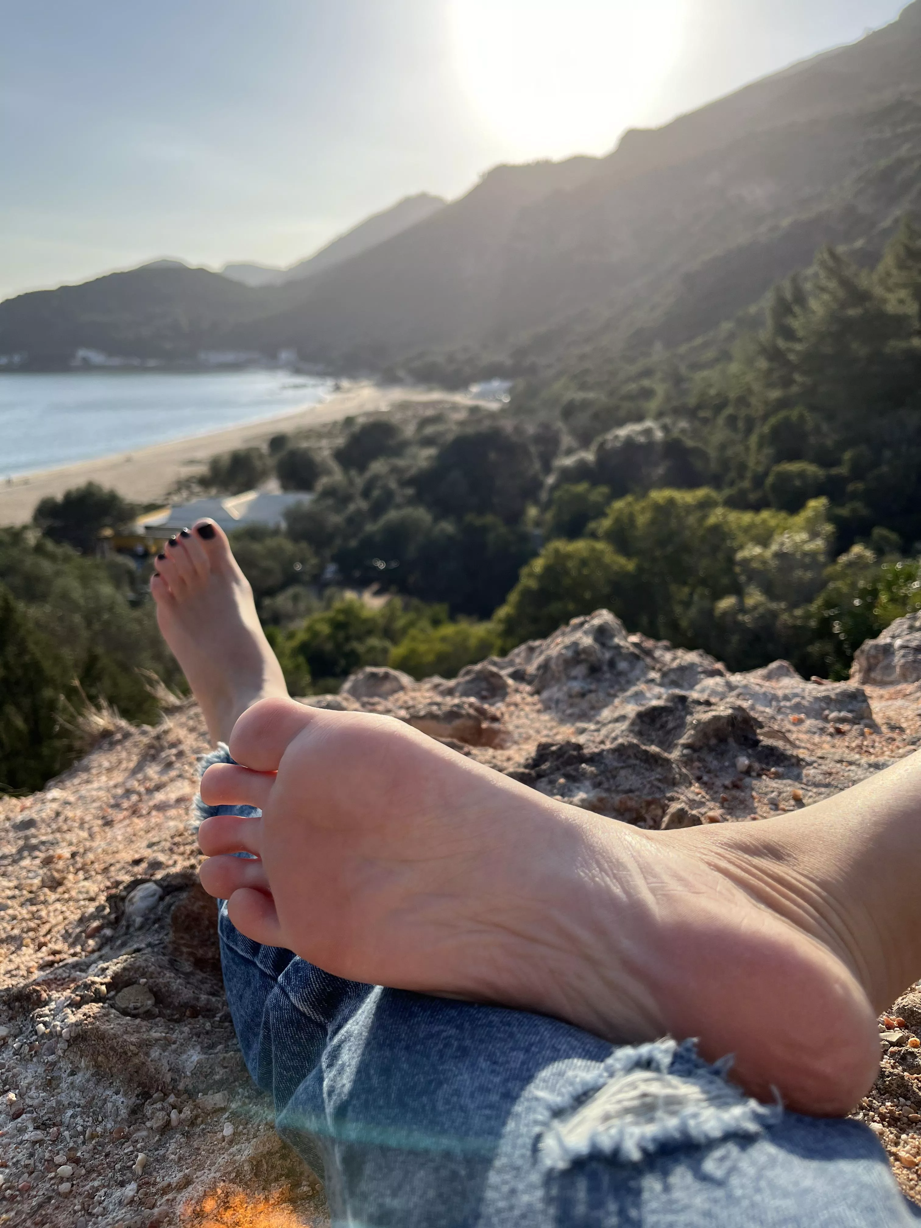 Would you taste my sweaty and salty sole in public? 😬🤤 posted by CutieFeet0902