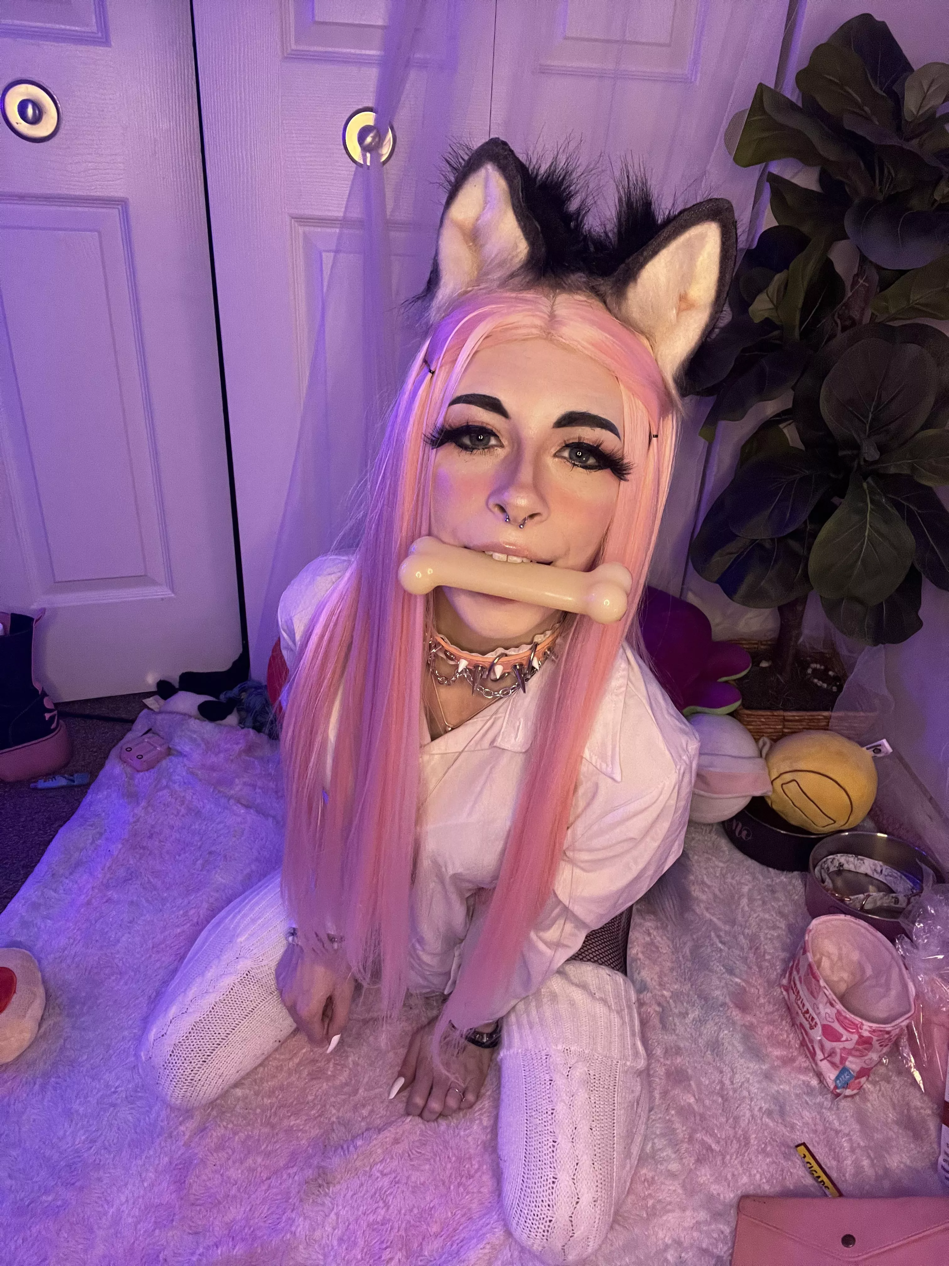 Would you throw my bone?👉👈🐶 [F] posted by Xenobeanx