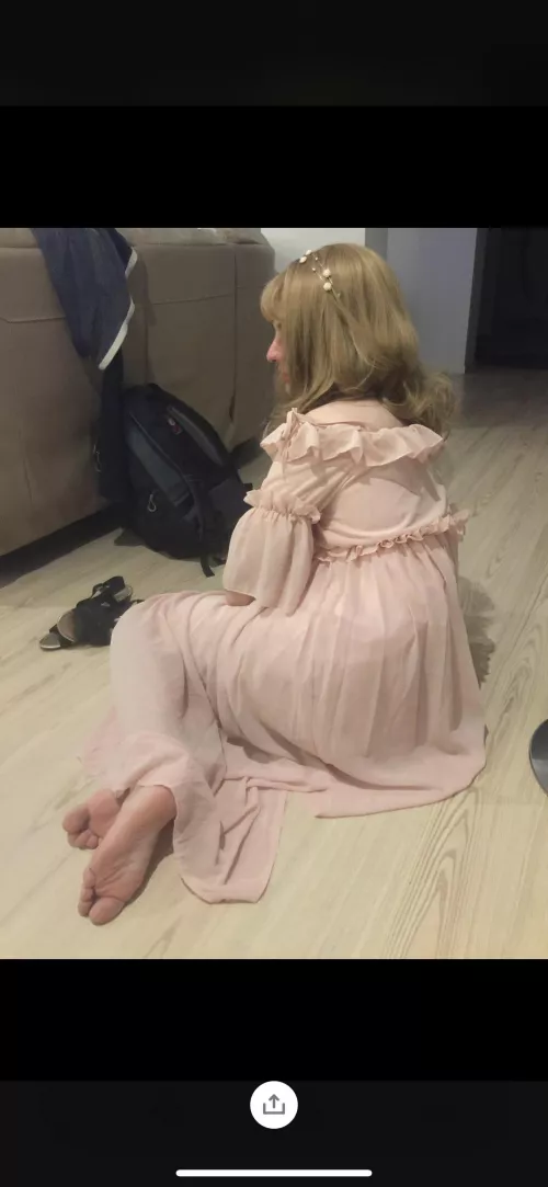 Would you tickle my little feet? by sissyfootjob