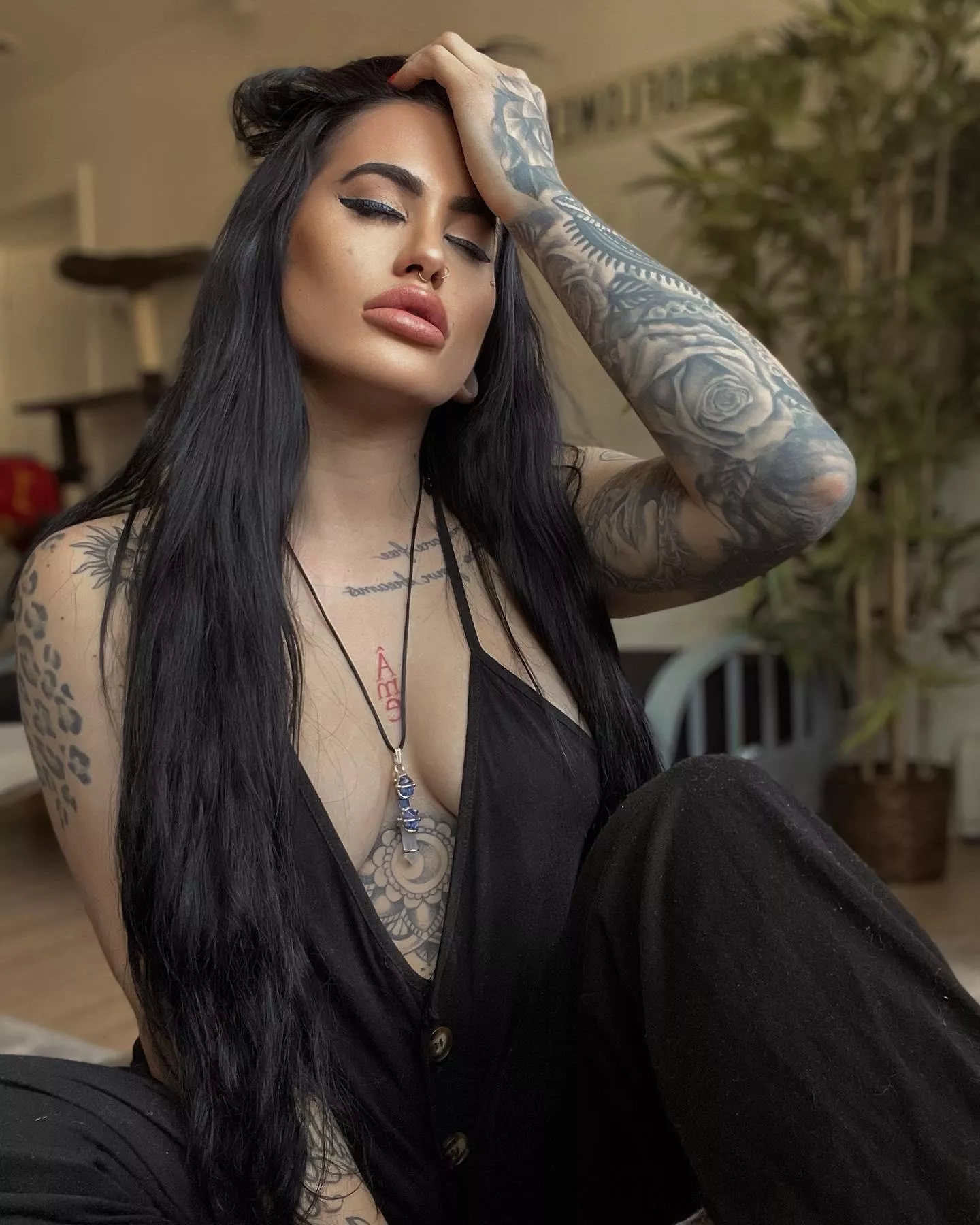 would you wanna know what’s it’s like to date me? posted by tinytatted