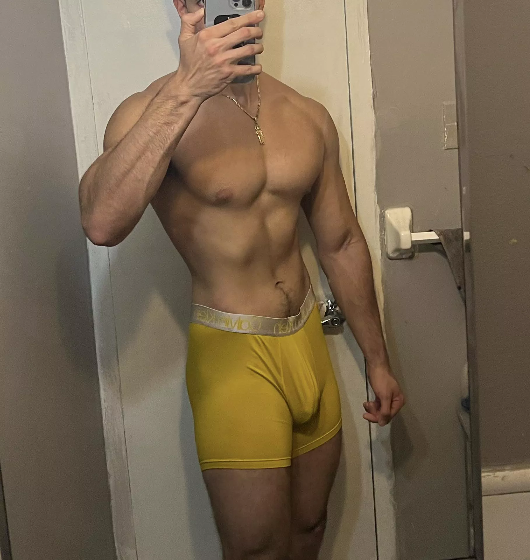 Would you workout with me? 😅(m) posted by JulianXl