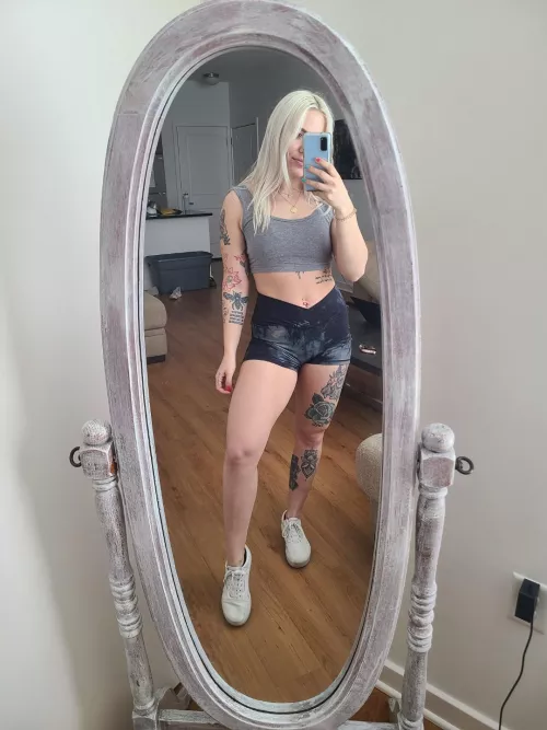 Wouldn't mind some attention, if you're feeling generous by kyleemonica