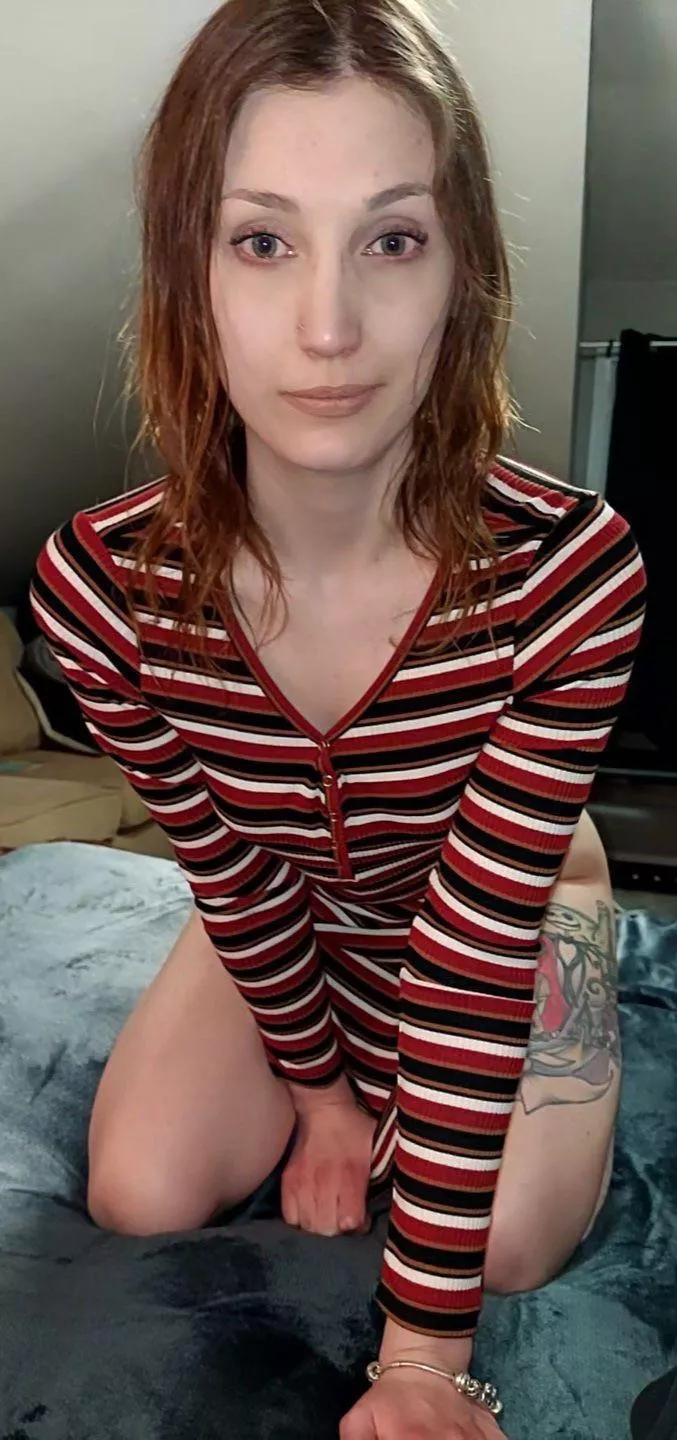 Wouldn’t you love to watch me undress 😉 slide into my dms posted by onlycarmen