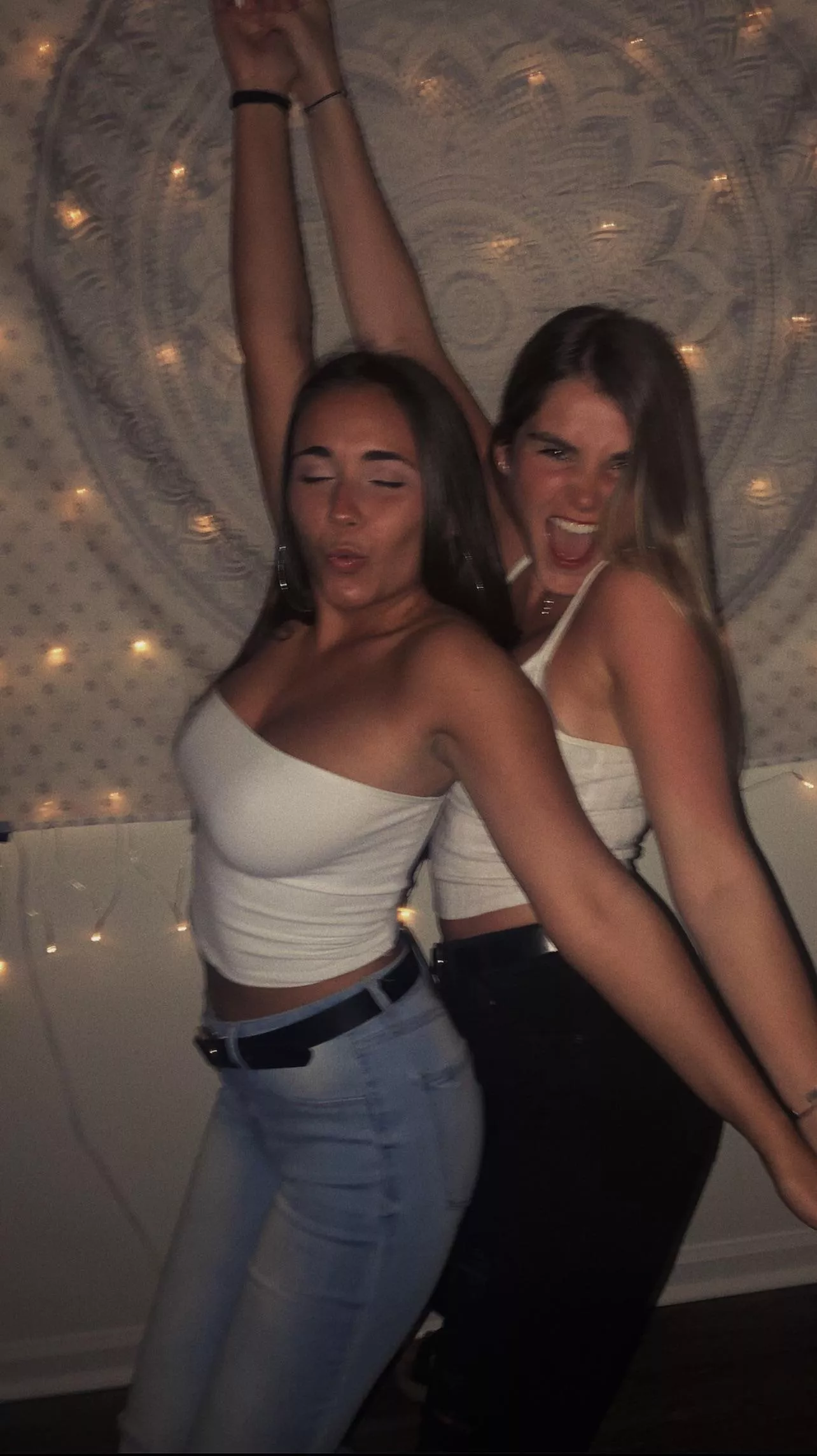 Wow (album of girl on left included) IRTR posted by hungshare