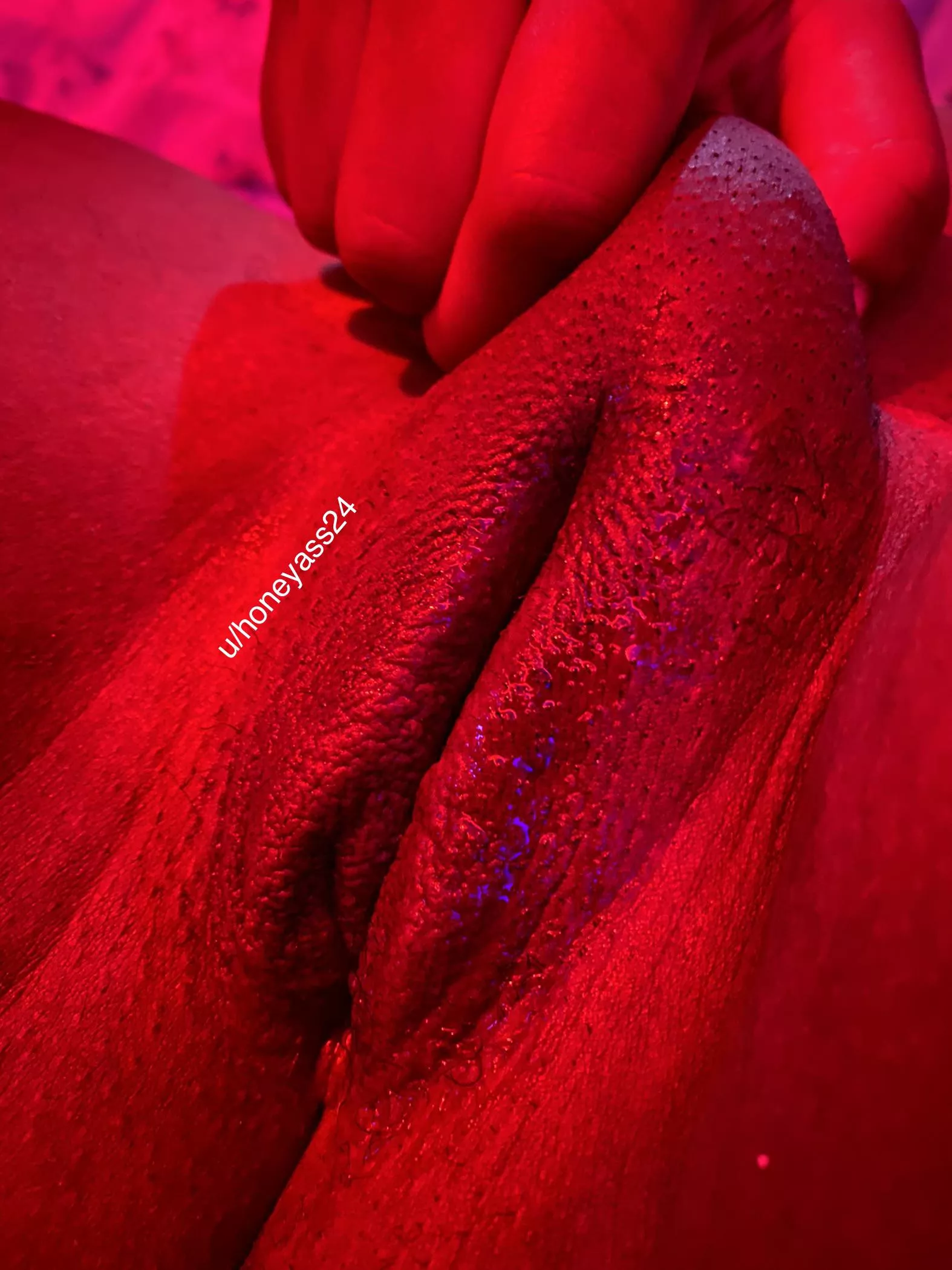 Wyd if u wake up and see me grabbing my pussy like this? posted by honeyass24