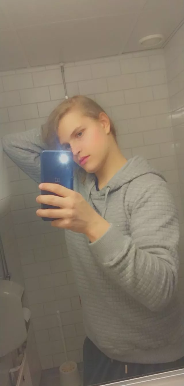 wyd if you spot a closet femboy in your school posted by HealsOnHeels_UwU