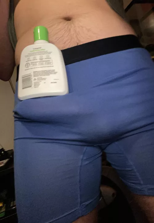 Y’all ever balance stuff on your bulges😆 by penisworkout