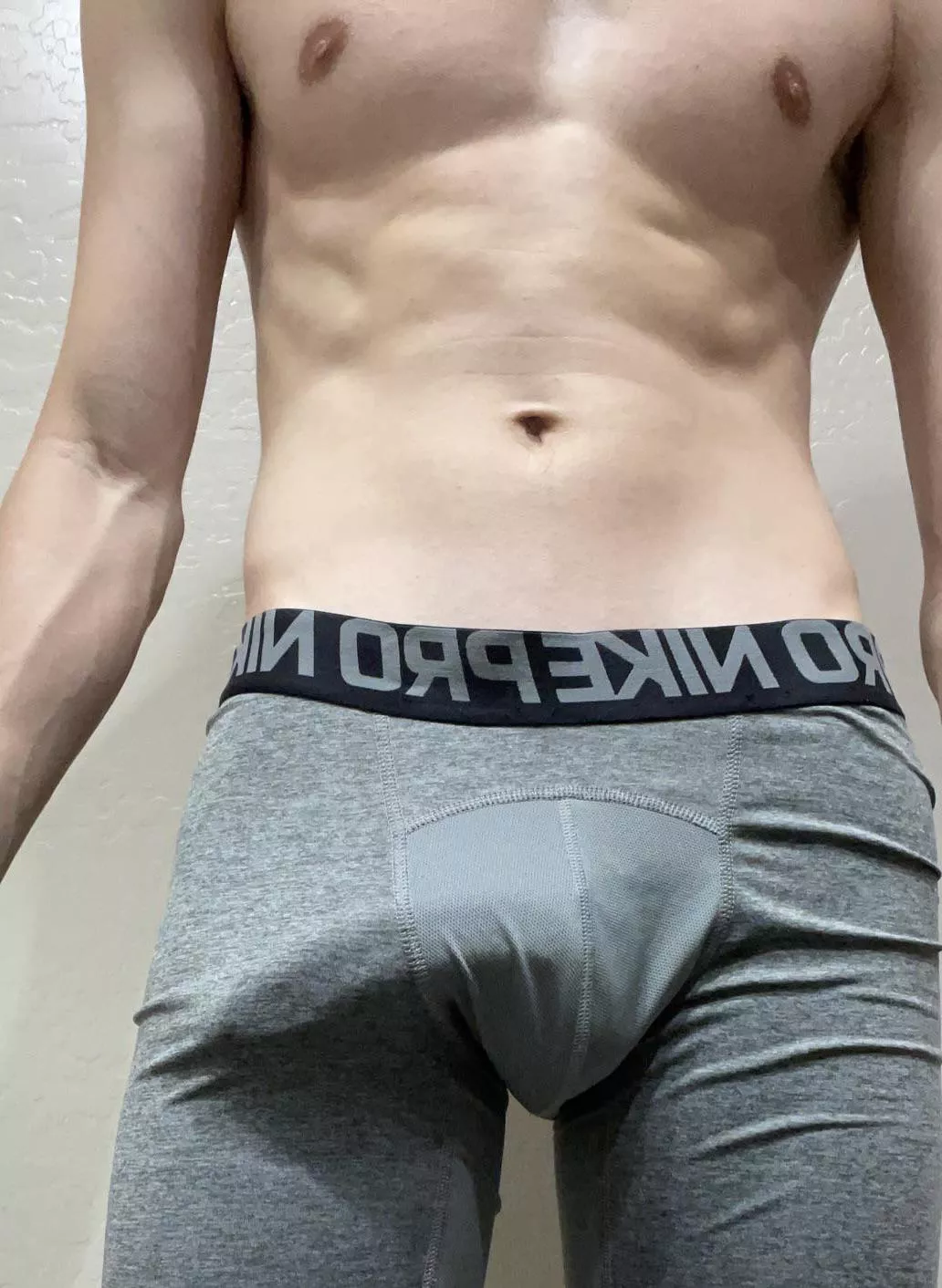 y’all like skinny guys with big…. posted by xavier_5560