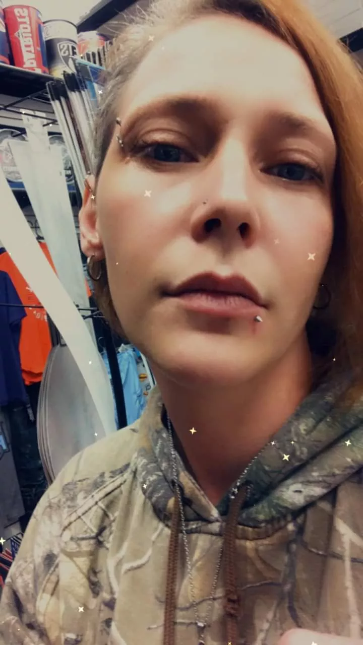 yall might as well cum on my sisters face my bf already did and my mom and my younger sister too posted by Pocketfullofpussy33