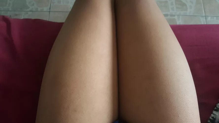 y'all think my thighs are thick? by playerplaneteer