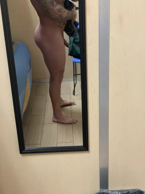 Yeah he does by Tempsoicanupvote