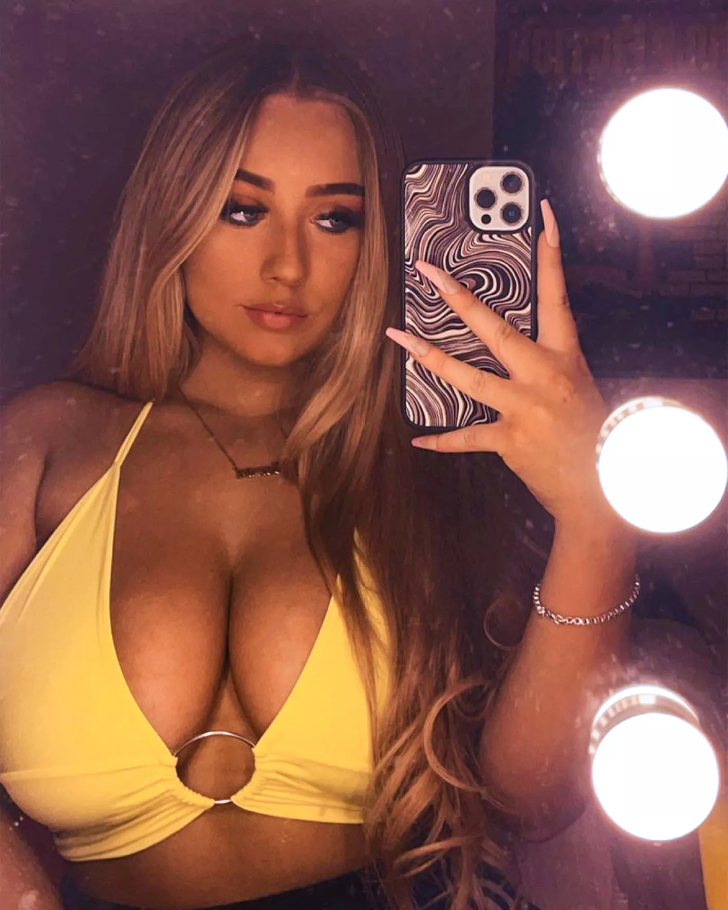 Yellow posted by sensitivemilkshake