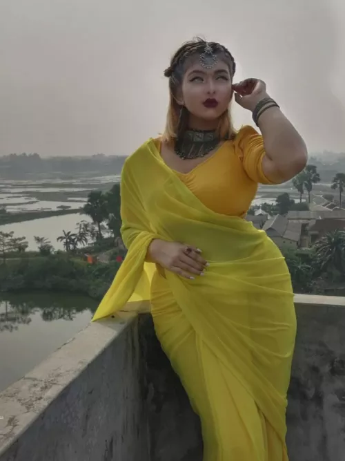 Yellow 🟡 by icarushasmeth