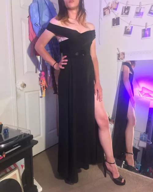 Yes, thats a skeleton by BetterThanStarlight