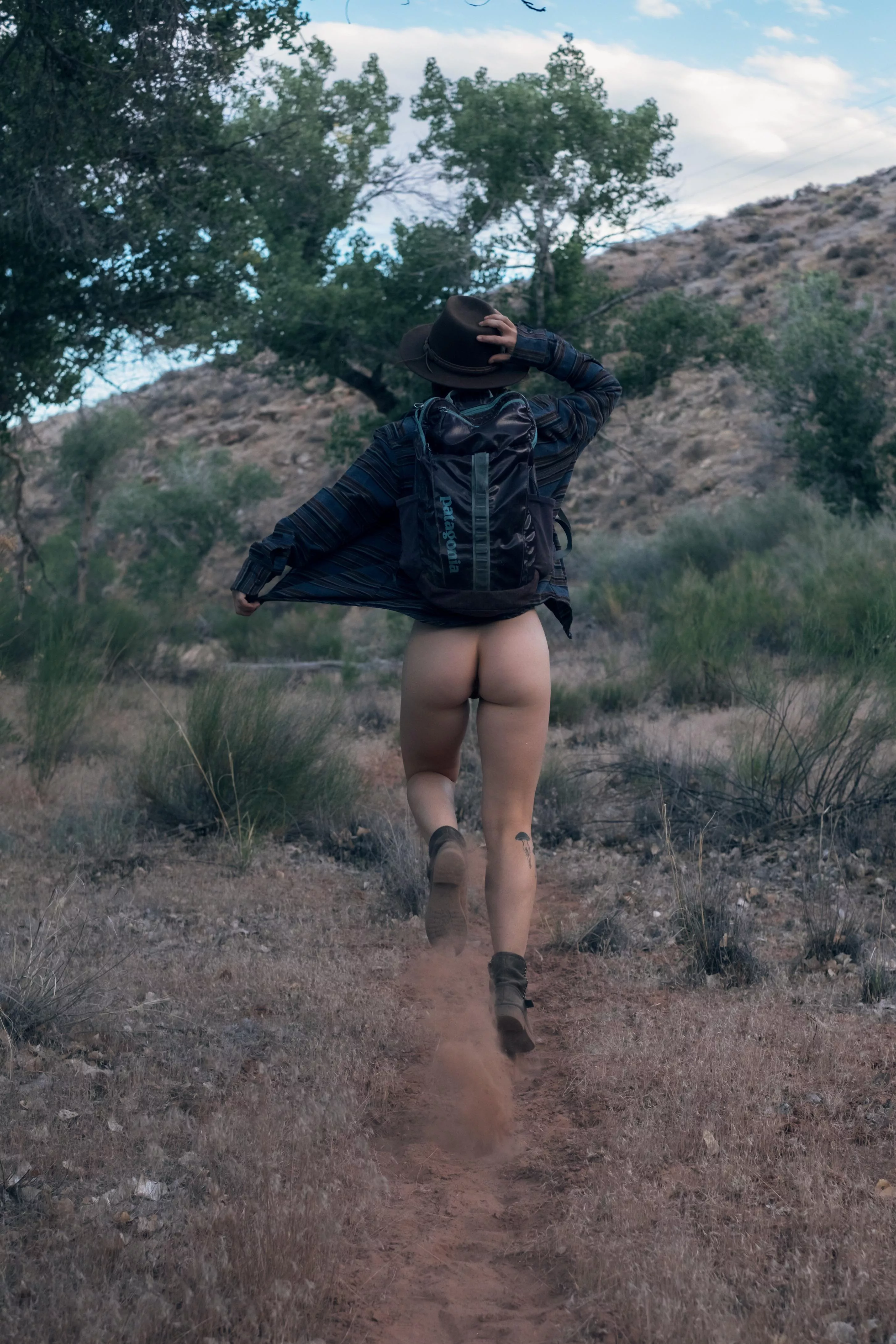 Yippee Ki-Yayyyyy posted by Curiousmusclegirl