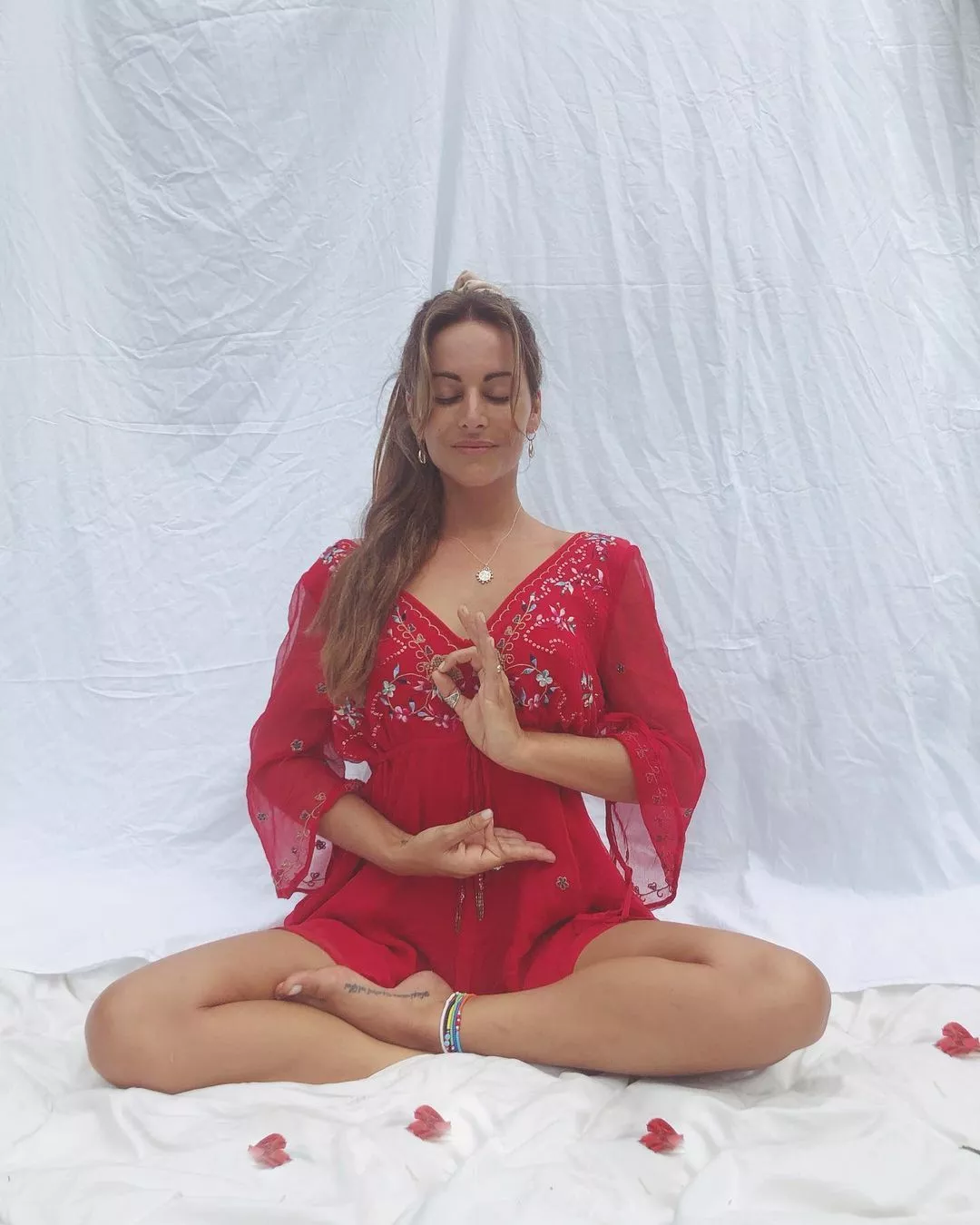 Yoga (irtr) posted by trashableaccount1