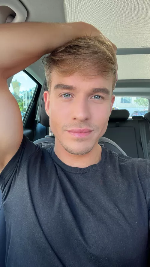 Yooo guys☀️ by THEITSJOAO