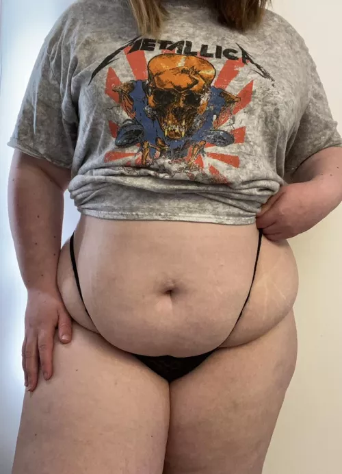 You are more than welcome to admire my stripes! by harritoyou_x