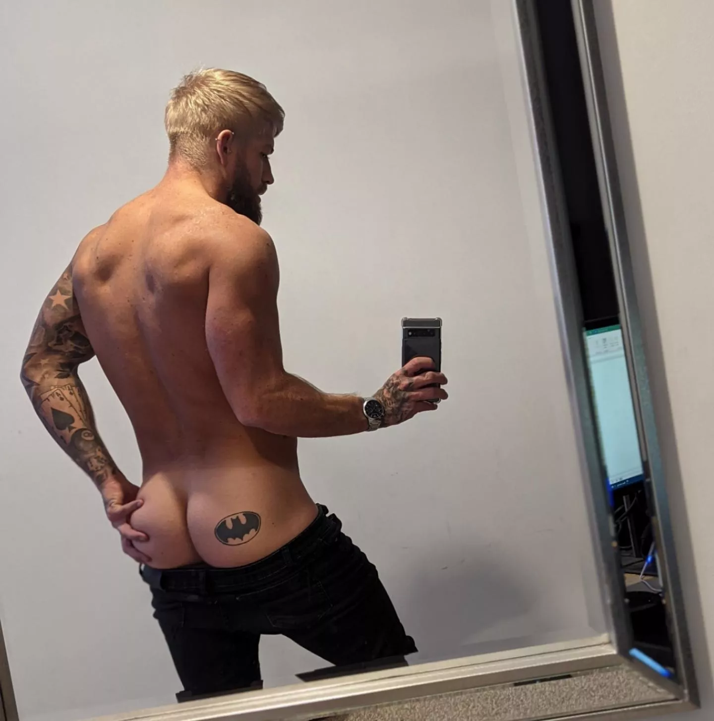 You can grab the other cheek posted by scott_hudson_fitflex