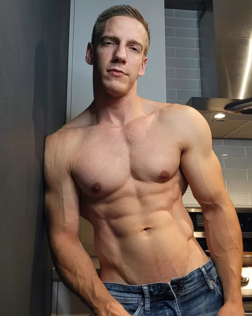 You can look but you can't touch 😜 by John_fitness91