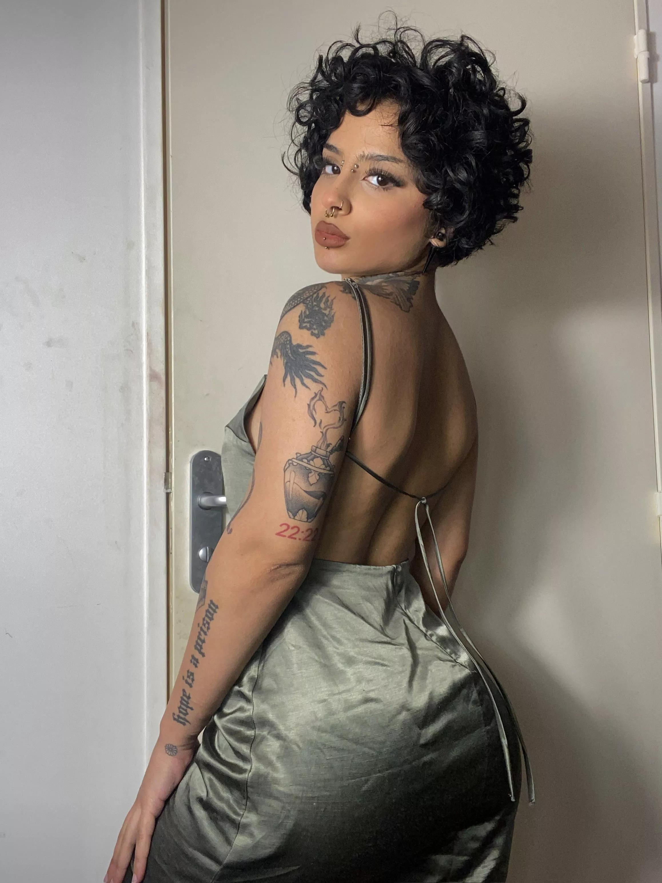 you can only look and beg me to humiliate you [domme] posted by N2414L