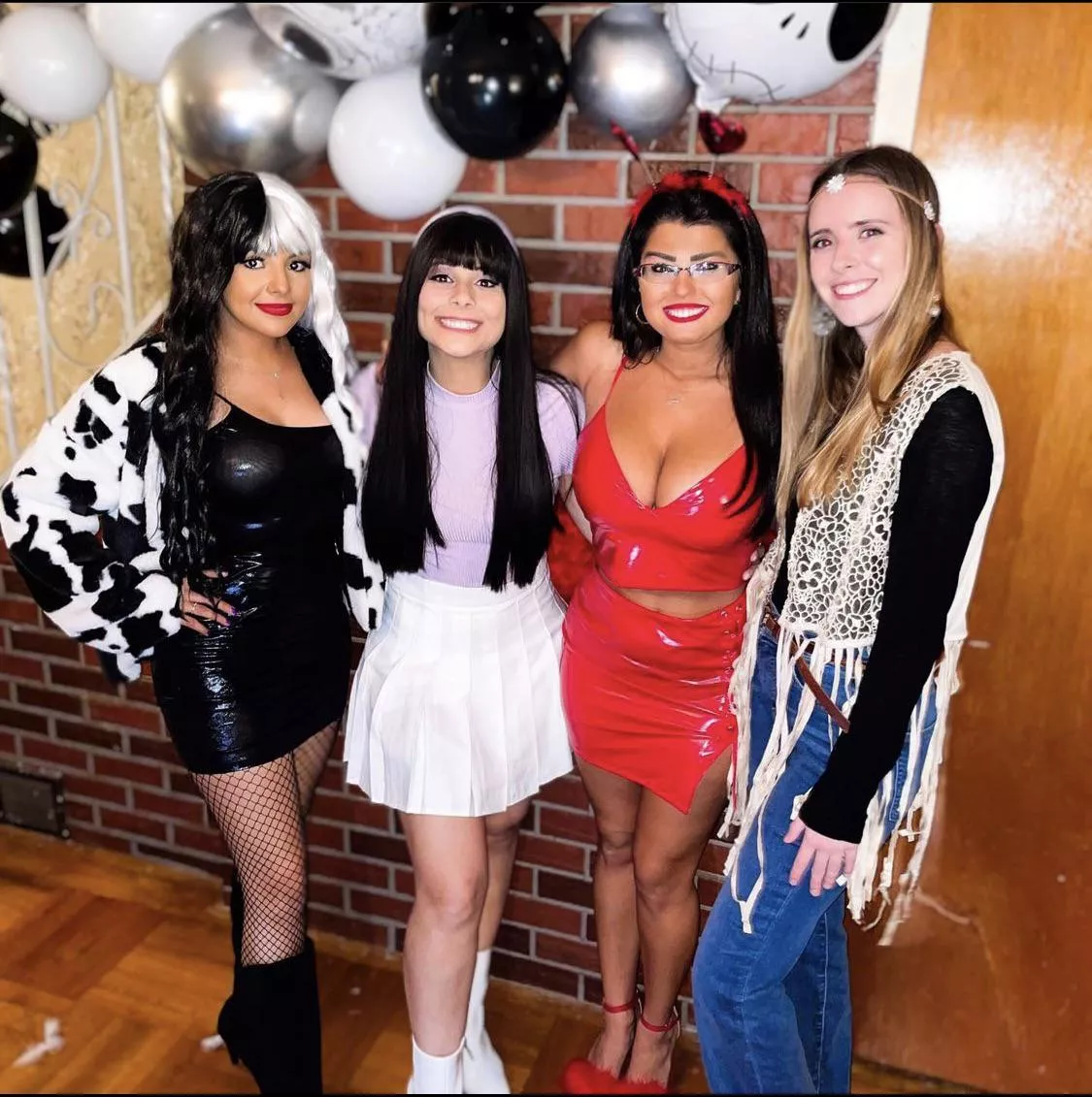 You can probably guess who got all the attention that night posted by Palum_