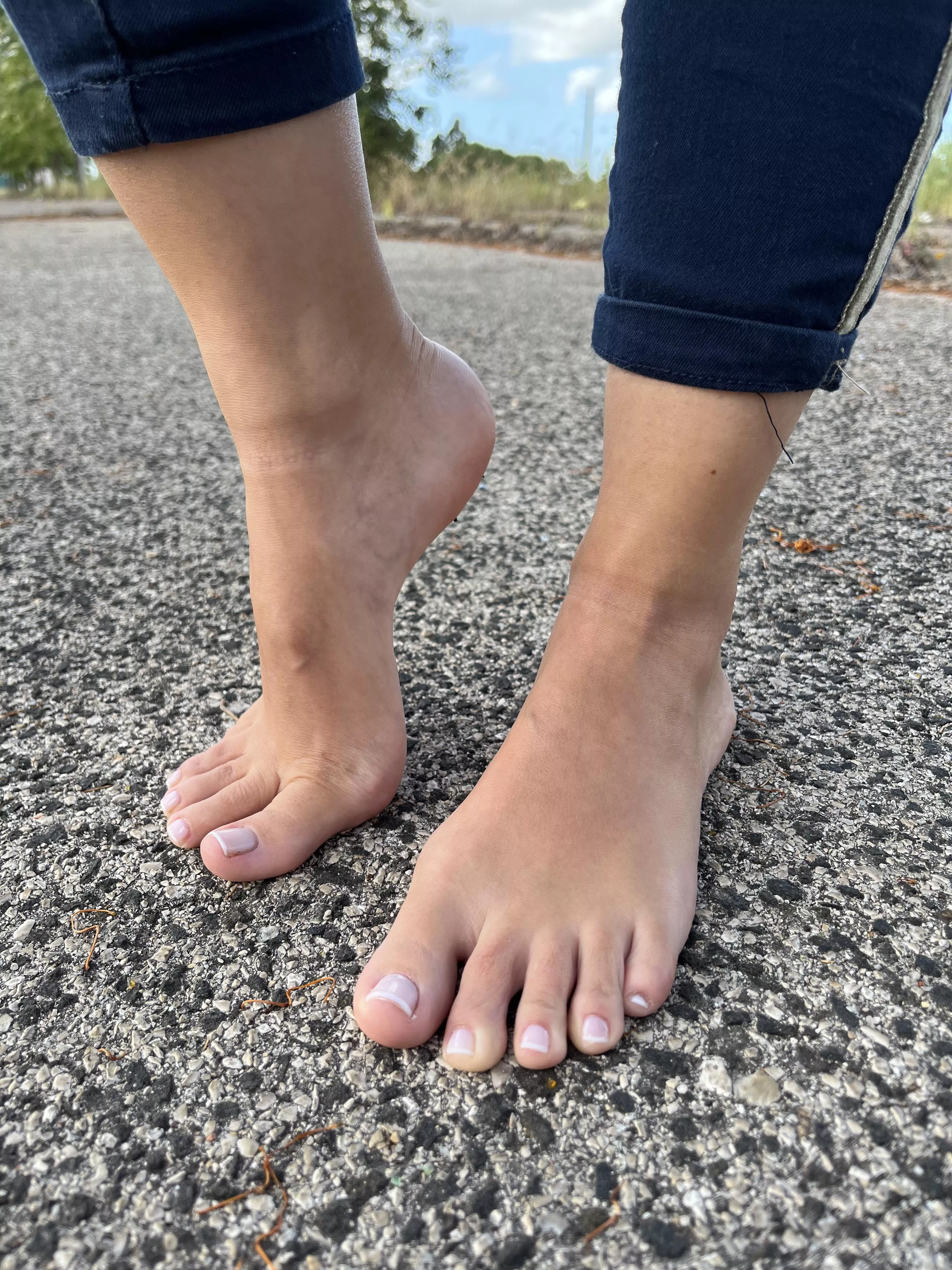 You can't resist my paws 💖😏 posted by CutieFeet0902