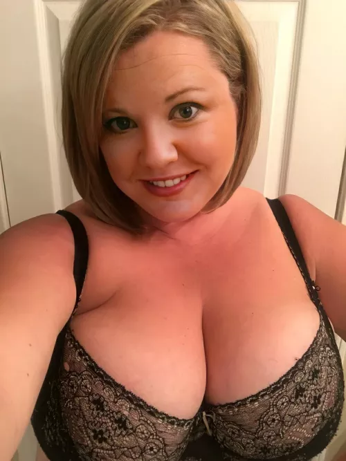 You caught me dressing! Naughty naughty.....😯😘 by jwezz82