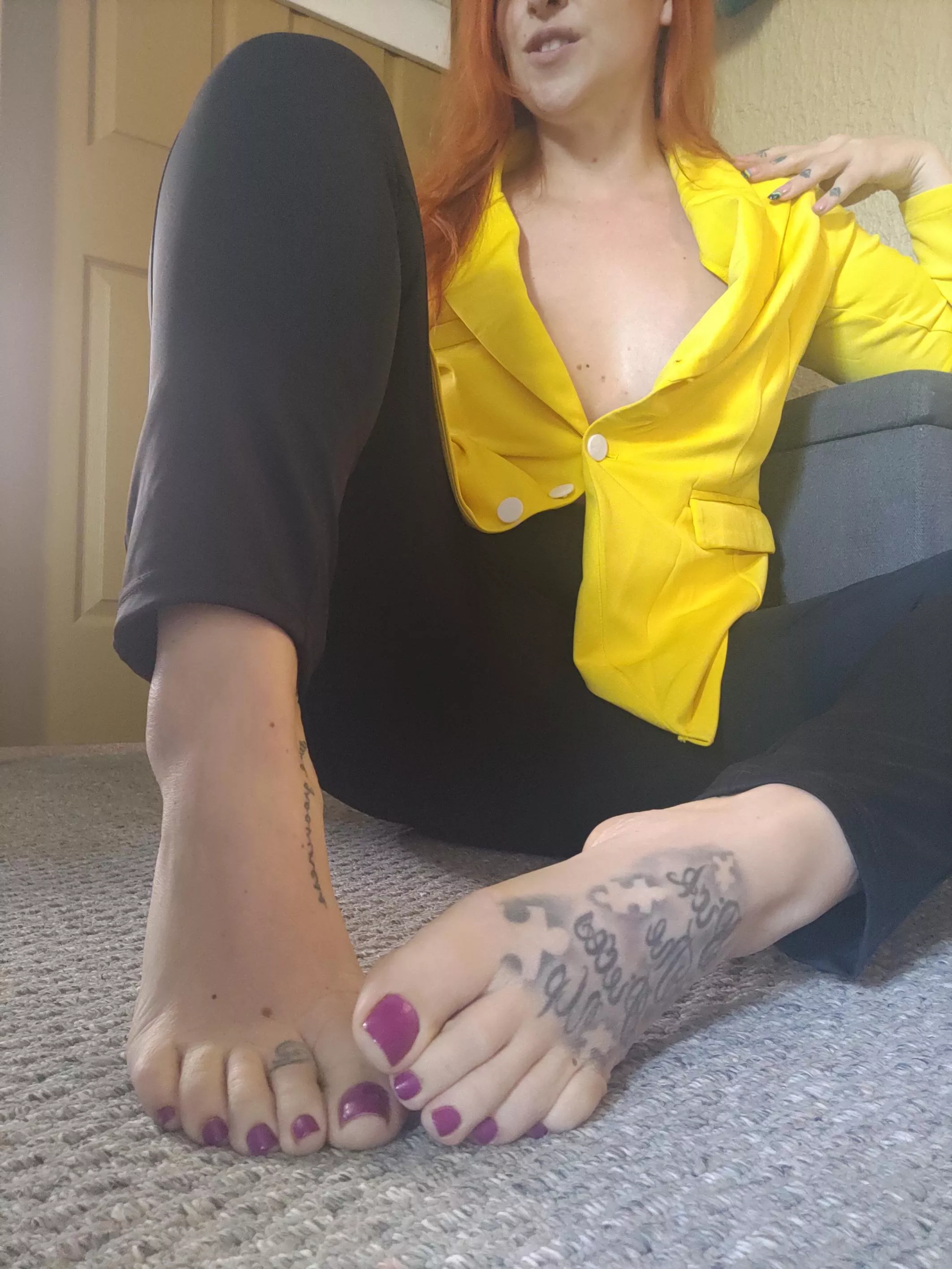 You had me at yellow posted by BeeBinisky