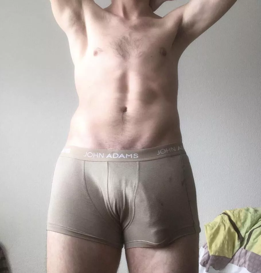 you know exactly what’s under there posted by omgitsthickx